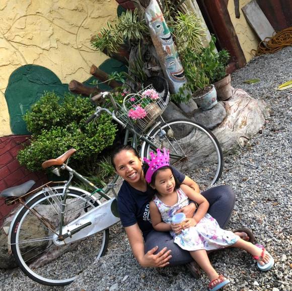 Meet your Posher, Christie - Picture 1 of 1